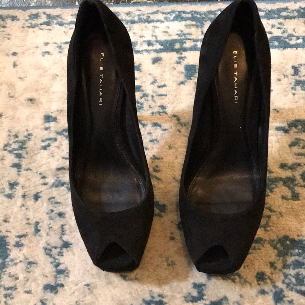 Leor Tahari Black Suede Peep Toe Platform Pumps